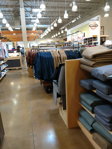 Clothing Store «Duluth Trading Company», reviews and photos, 252 57th Ave NE, Fridley, MN 55432, USA