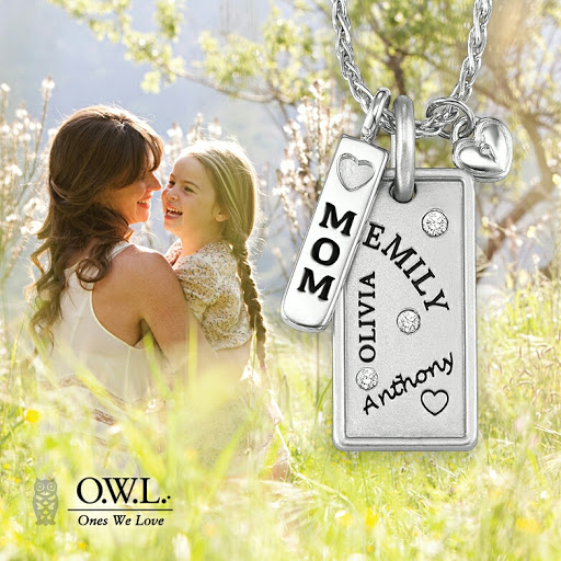 Jewelry Store «Lustig Jewelers», reviews and photos, 281 W Townline Rd, Vernon Hills, IL 60061, USA