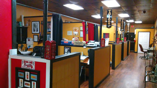 Tattoo Shop «Hollyweird Tattoos», reviews and photos, 569 GA-138, Jonesboro, GA 30236, USA