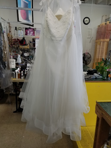 Dry Cleaner «A Cleaners», reviews and photos, 27596 Schoolcraft Rd, Livonia, MI 48150, USA