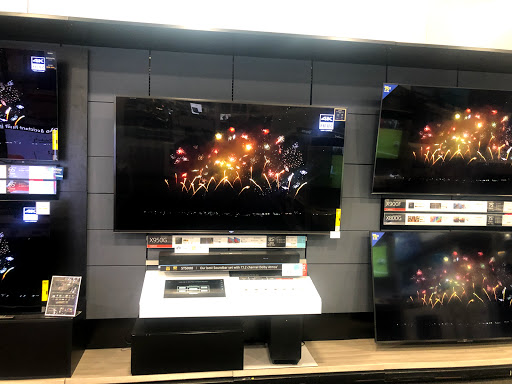 Electronics Store «Best Buy», reviews and photos, 445 Howe Ave, Cuyahoga Falls, OH 44221, USA