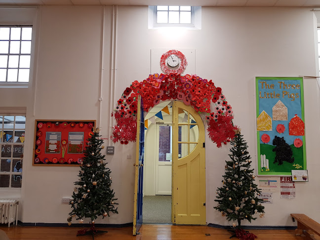Reviews of Tang Hall Primary School in York - School