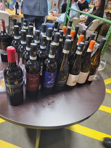 Liquor Store «Pour Vous Wine Spirits & Beer», reviews and photos, 263 Indian Lake Blvd, Hendersonville, TN 37075, USA