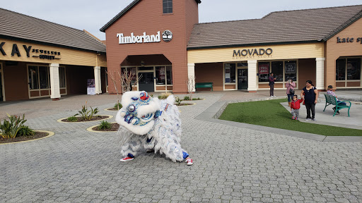 Shopping Mall «Vacaville Premium Outlets», reviews and photos, 321 Nut Tree Rd, Vacaville, CA 95687, USA