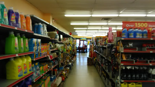 Dollar Store «FAMILY DOLLAR Store #6254», reviews and photos, 16122 Lakeshore Blvd, Cleveland, OH 44110, USA