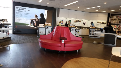 Cell Phone Store «Verizon», reviews and photos, 61 Orange Plaza Ln, Middletown, NY 10940, USA