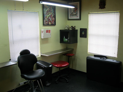 Tattoo Shop «Tabernacle Tattoo», reviews and photos, 1829 E 4th Ave, Tampa, FL 33605, USA