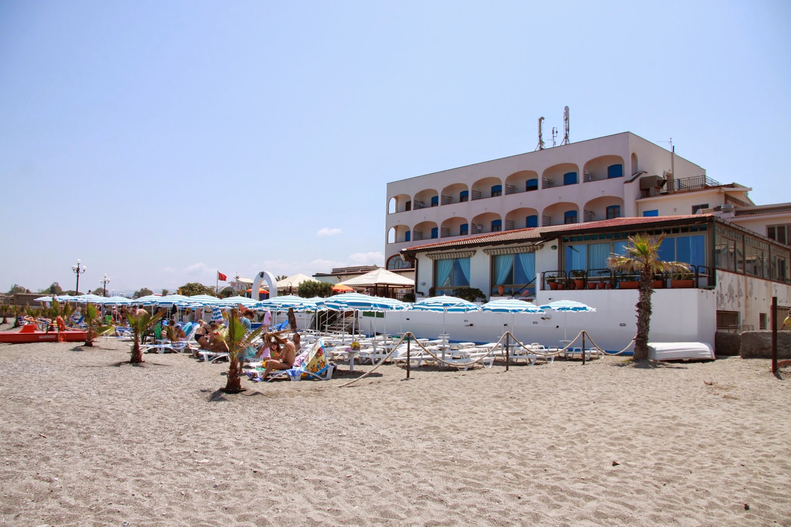 Photo of Lido Jacaranda beach - popular place among relax connoisseurs