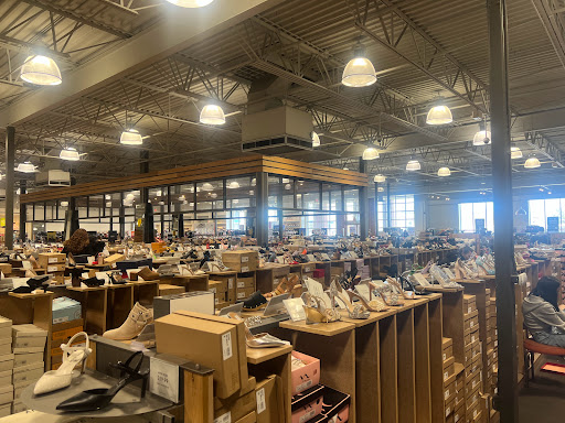Shoe Store «DSW Designer Shoe Warehouse», reviews and photos, 43713 W Oaks Dr, Novi, MI 48377, USA