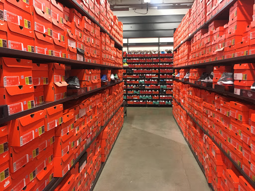Clothing Store «Nike Factory Store», reviews and photos, 990 Camarillo Center Dr #1030, Camarillo, CA 93010, USA