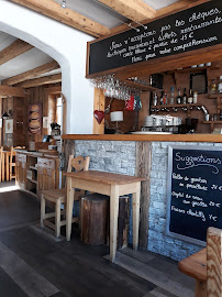 Atmosphère du Restaurant français Au Village à Combloux - n°7