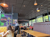 Atmosphère du Restaurant belge Van Der Versch - Authentique Friterie Belge à Brest - n°2