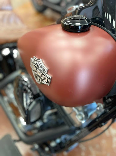 Motorcycle Dealer «Hideout Harley-Davidson», reviews and photos