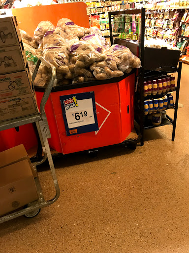 Grocery Store «Super Stop & Shop», reviews and photos, 7417 Grand Ave, Maspeth, NY 11378, USA