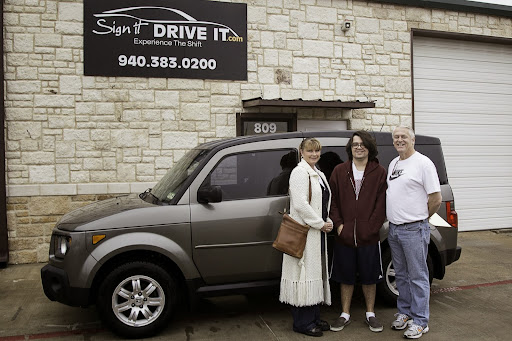 Used Car Dealer «Sign It Drive It», reviews and photos, 809 S Woodrow Ln, Denton, TX 76205, USA