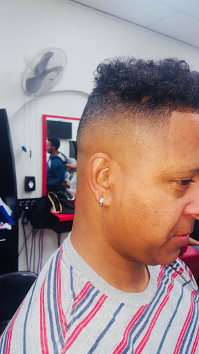 Barber Shop «Alicea Veloz Barbershop», reviews and photos, 214-A Essex St, Hackensack, NJ 07601, USA