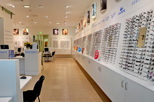 Reviews of Optical Express Laser Eye Surgery, Cataract Surgery & Opticians: London Westfield in London - Optician