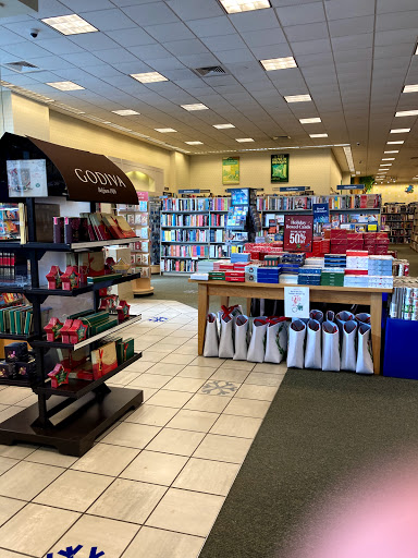 Book Store «Barnes & Noble», reviews and photos, 6646 Loisdale Rd, Springfield, VA 22150, USA