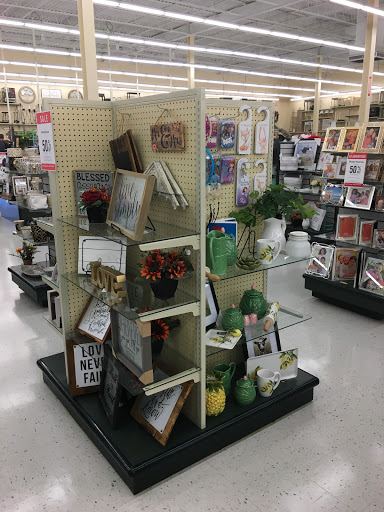 Craft Store «Hobby Lobby», reviews and photos, 200 S Waukegan Rd, Deerfield, IL 60015, USA