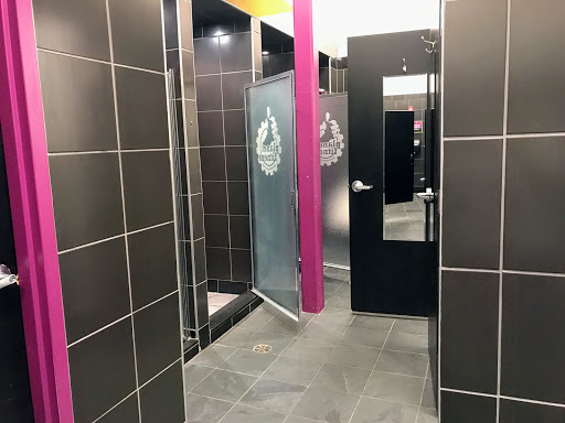 Gym «Planet Fitness - Chicago (Little Village), IL», reviews and photos, 2558 W Cermak Rd, Chicago, IL 60608, USA