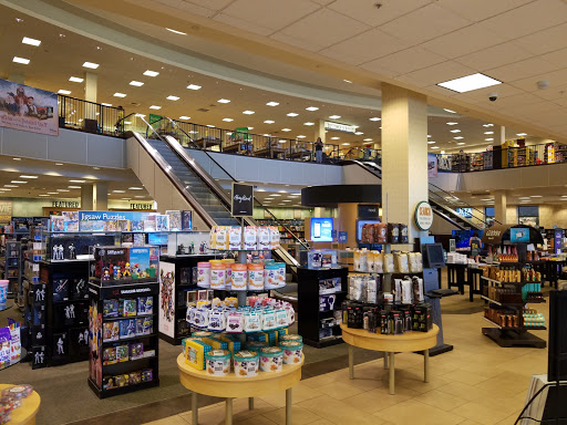 Book Store «Barnes & Noble», reviews and photos, 3 S Tunnel Rd, Asheville, NC 28805, USA