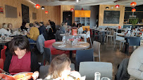 Atmosphère du Restaurant Globe La Brasserie à Saint-Genest-Lerpt - n°11