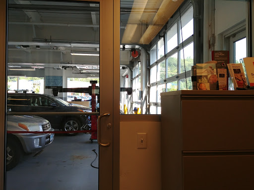 Car Dealer «Hoffman Toyota», reviews and photos, 36 Albany Turnpike, West Simsbury, CT 06092, USA