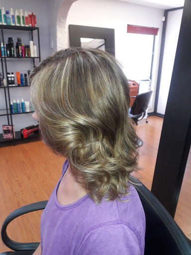 Beauty Salon «Beautiful Daze Salon», reviews and photos, 350 E Robertson St #101, Brandon, FL 33511, USA