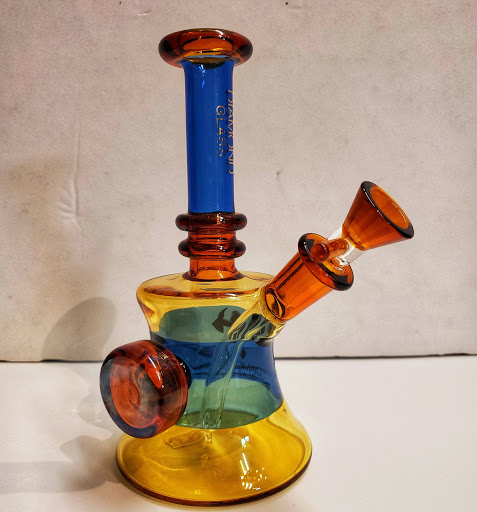 Tobacco Shop «Cherry Smoke & Skate Shop», reviews and photos, 418 Cherry Ave, Long Beach, CA 90802, USA