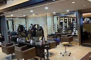 Irwan Team Hairdesign Lippo Mall puri image