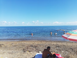 Spiaggia Pietra Piatta'in fotoğrafı dağlarla çevrili