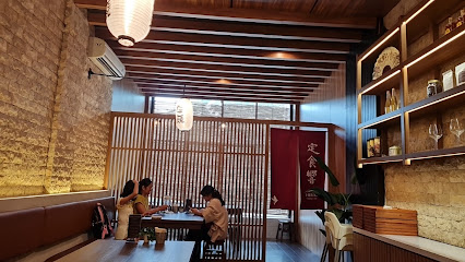 HIBIKI Japanese Teishoku Restaurant - Ruko Royal Condominium, Jl. Palang Merah No.17, A U R, Kec. Medan Maimun, Kota Medan, Sumatera Utara 20151, Indonesia