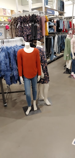 Shopping Mall «Edinburgh Premium Outlets», reviews and photos, 11622 NE Executive Dr, Edinburgh, IN 46124, USA