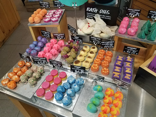 Cosmetics Store «Lush Cosmetics», reviews and photos, 303 Memorial City Way, Houston, TX 77024, USA