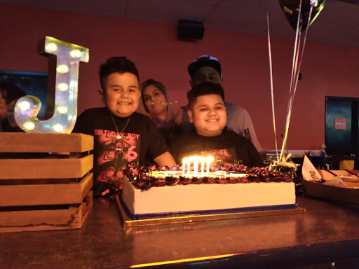 Bowling Alley «Brunswick Zone Niles Lanes», reviews and photos, 7333 N Milwaukee Ave, Niles, IL 60714, USA