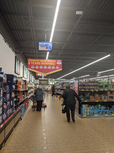 Supermarket «ALDI», reviews and photos, 4833 Oakton St, Skokie, IL 60077, USA