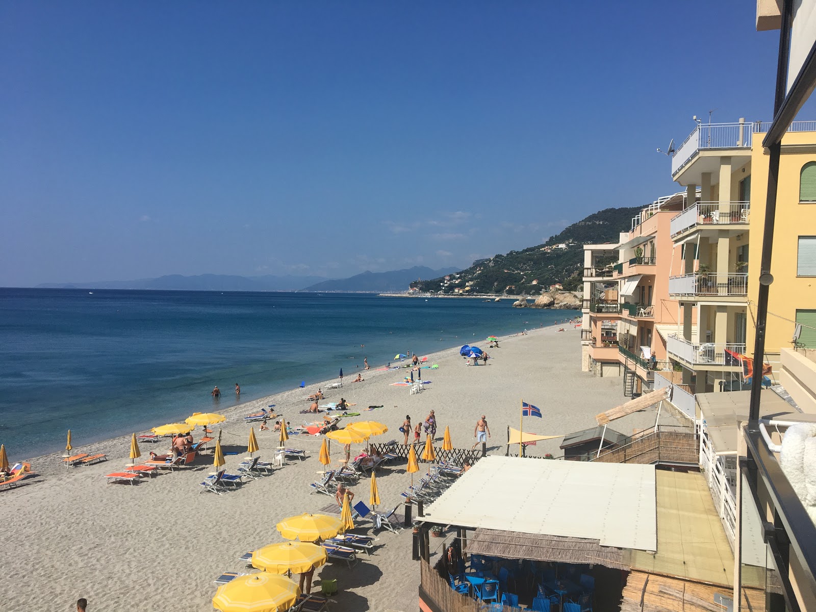 Fotografie cu Spiaggia libera di Varigotti și peisajul său frumos