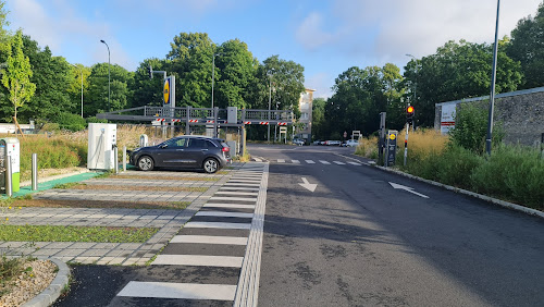 Borne de recharge de véhicules électriques Lidl Charging Station Draveil