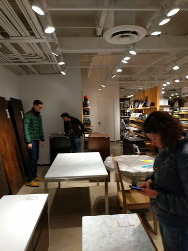 Furniture Store «Crate and Barrel Outlet», reviews and photos, 1700 Prince St, Alexandria, VA 22314, USA