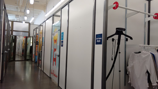 Clothing Store «Old Navy», reviews and photos, 2320 Daniels St, Manteca, CA 95337, USA