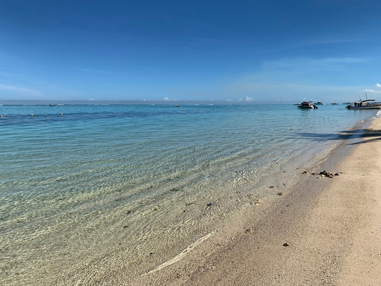 Foto von Paradis Hotel Beach - beliebter Ort unter Entspannungskennern