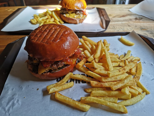 Telefonszám: Smokey Monkies BBQ