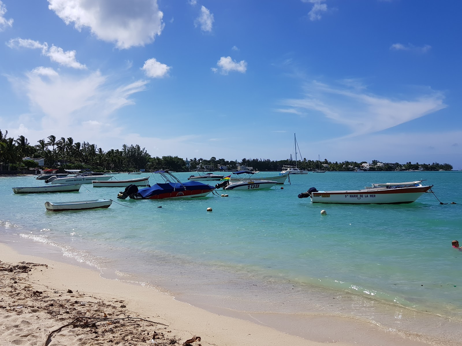 Foto av Grand Baie Beach III med lång rak strand