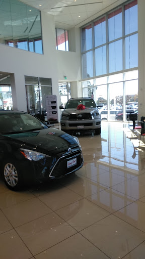 Car Dealer «West Coast Toyota», reviews and photos, 3399 E Willow St, Long Beach, CA 90806, USA
