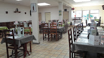 Atmosphère du Restaurant français Le Petit Maxime à Bray-Dunes - n°9
