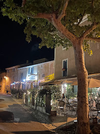 Bar des Amis du Restaurant Caviste La Fontaine à Villars - n°1