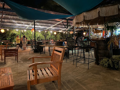 Bungalu Rest & Bar - PR-968, Palmer, Río Grande 00745