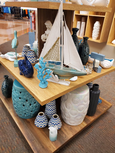 Clothing Store «Bealls Department Store», reviews and photos, 204 E Eau Gallie Blvd, Indian Harbour Beach, FL 32937, USA