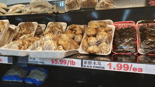 Asian Grocery Store «Park To Shop Supermarket», reviews and photos, 8641 N Telegraph Rd, Dearborn Heights, MI 48127, USA