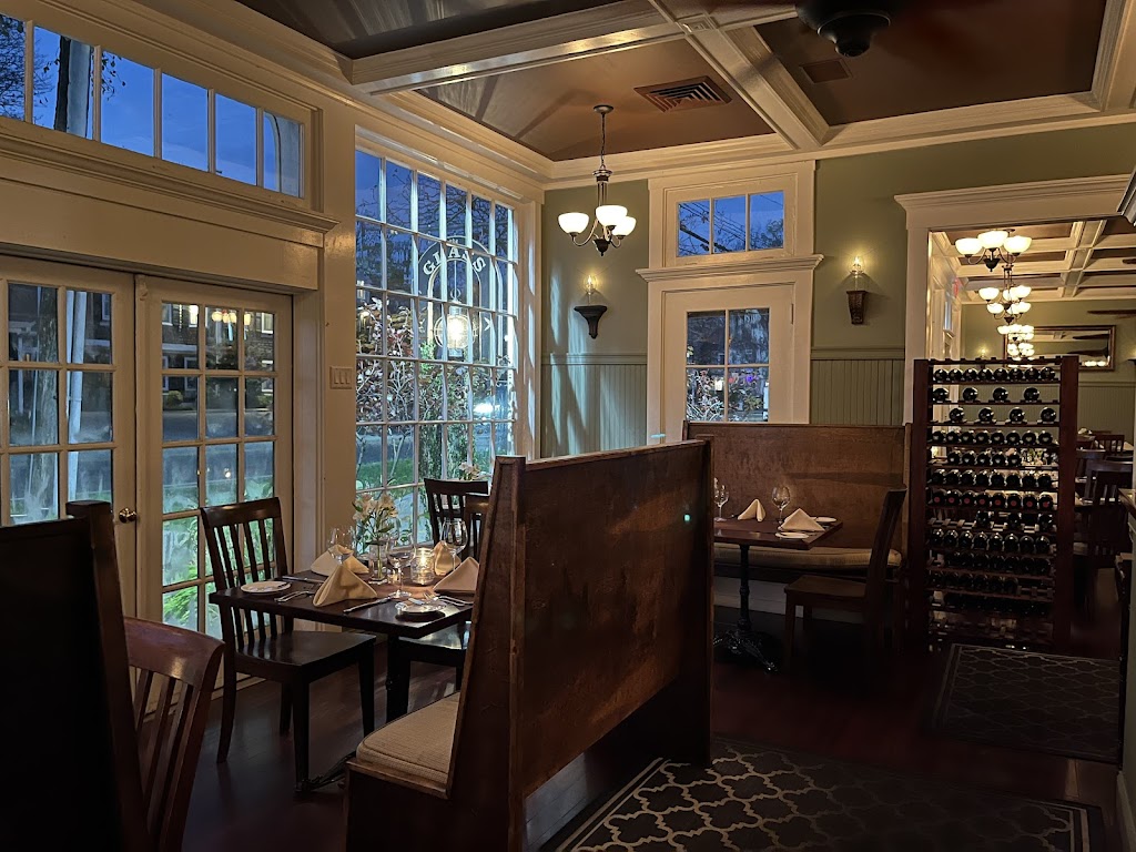 The Glass Onion 02540